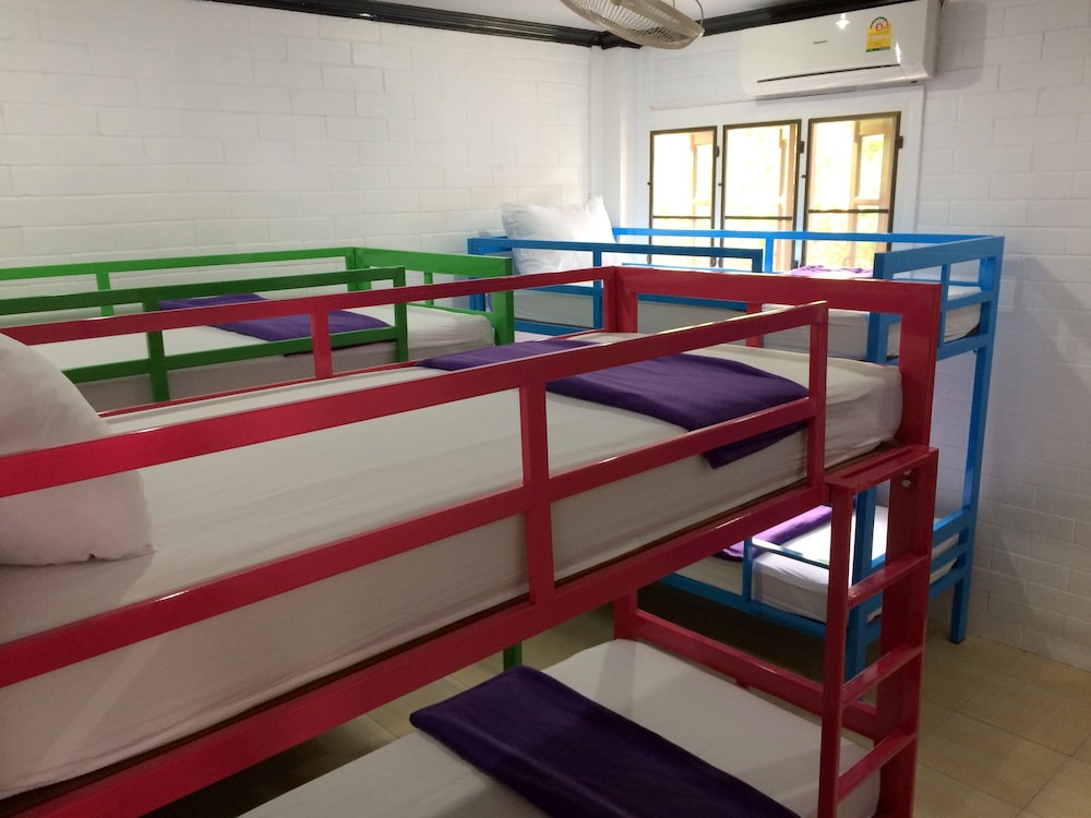 Summer Guesthouse & Hostel 23/25