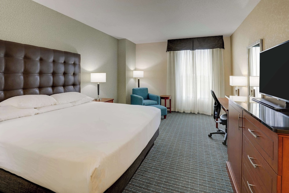 Drury Inn and Suites Phoenix Chandler Fashion Center 12/50