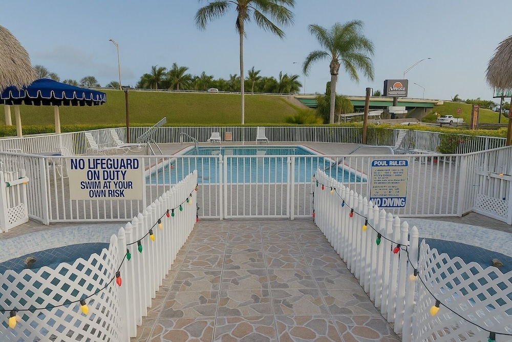 Belmont Inn Suites 37/50