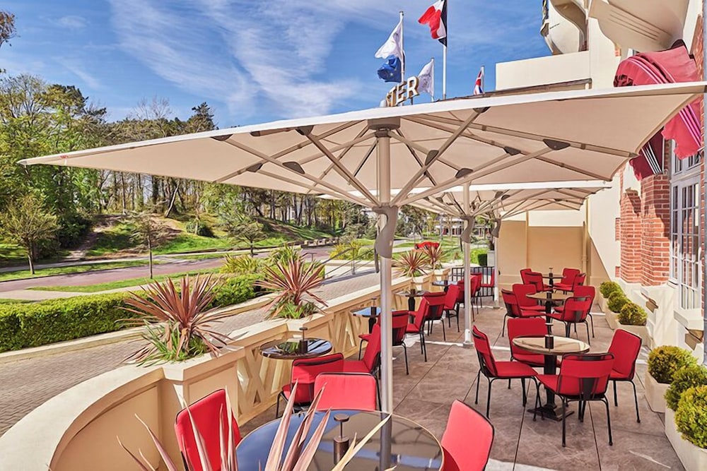 HOTEL BARRIERE LE WESTMINSTER 49/63