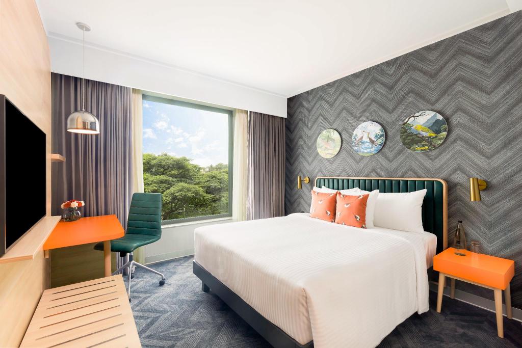 Flamingo, Spa, Standard, Queen Bed