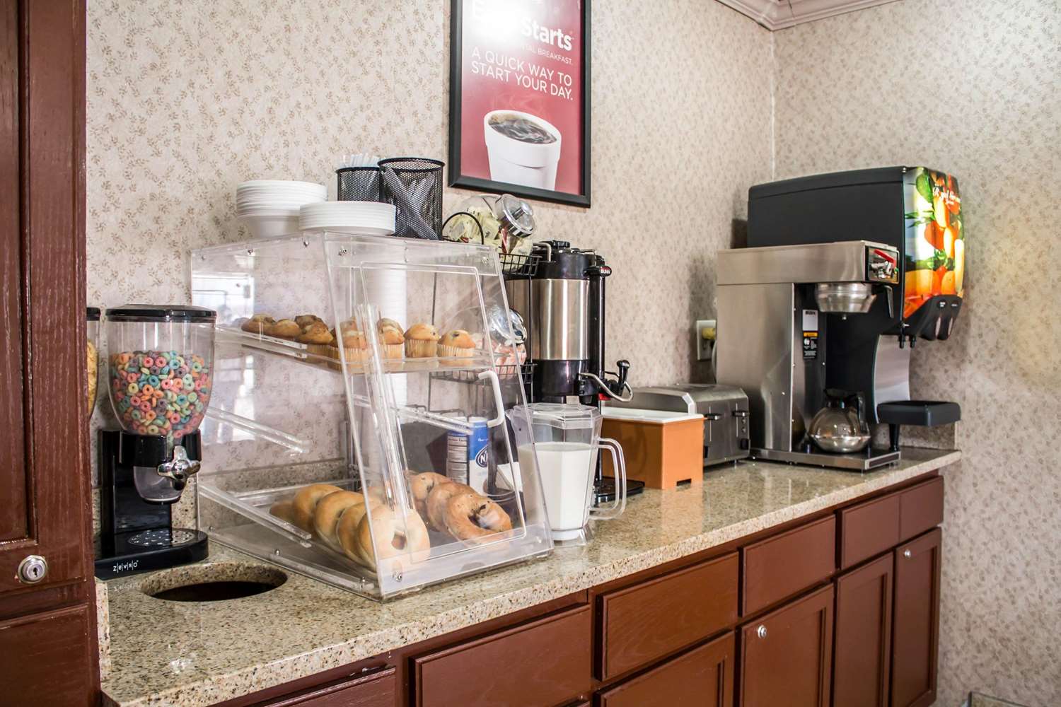 Econo Lodge Akron Copley Northwest 24/34