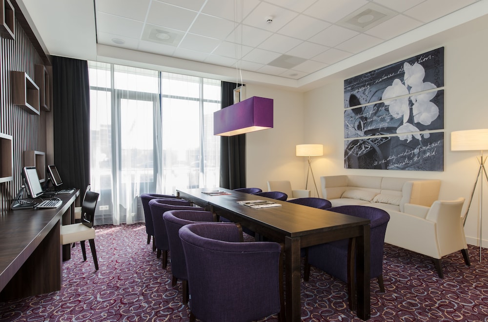Hampton By Hilton Amsterdam Airport 50/51