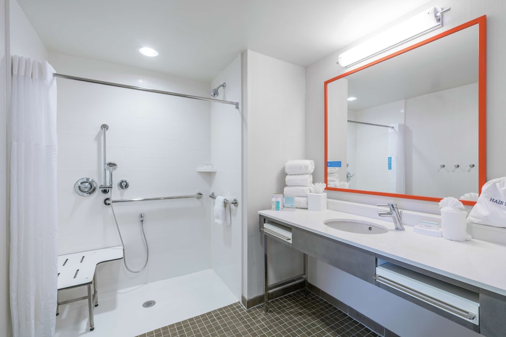 Hampton Inn & Suites Glenarden/Washington DC 22/40