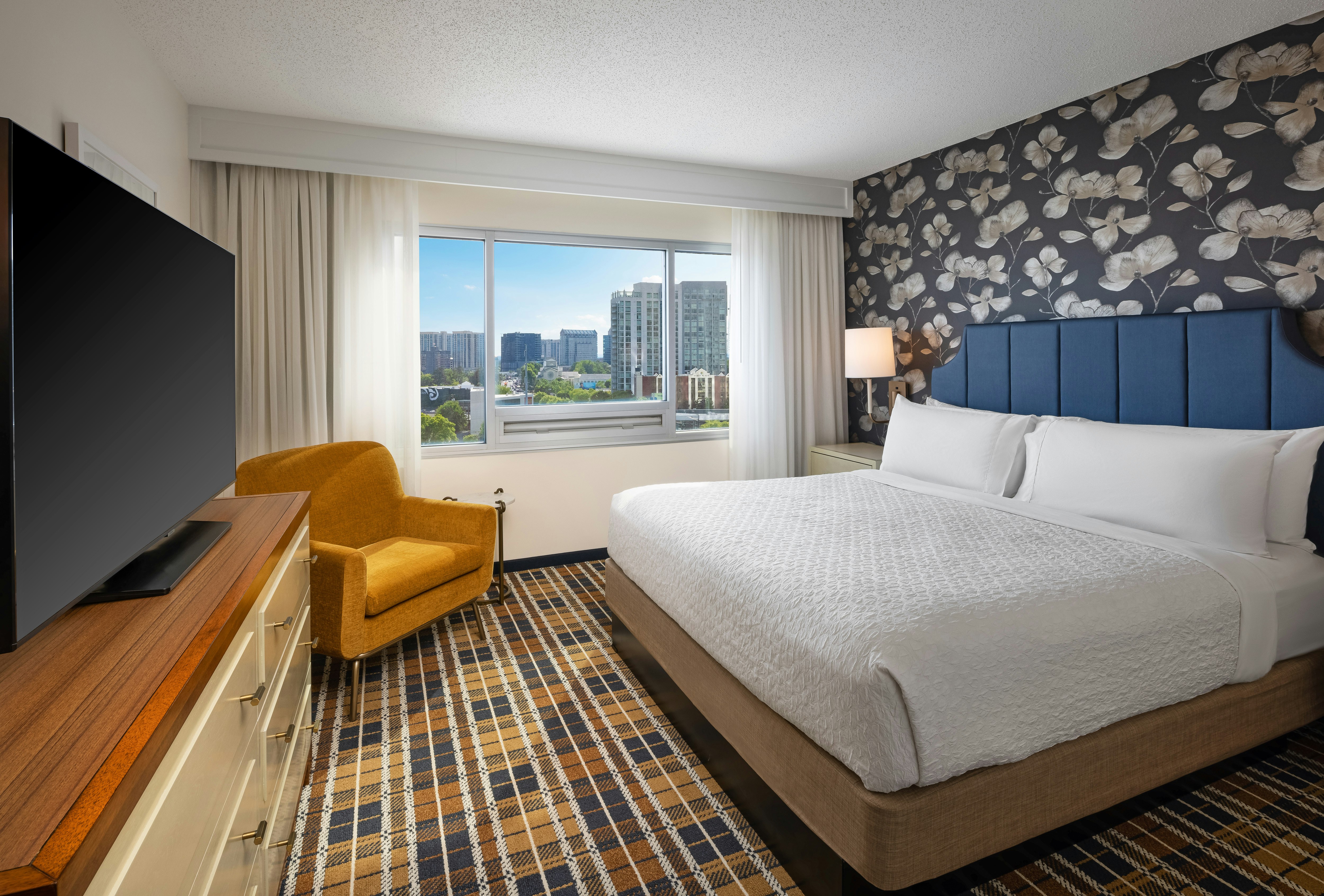2 ROOMS, SUITE, KING BED, ACCESSIBLE