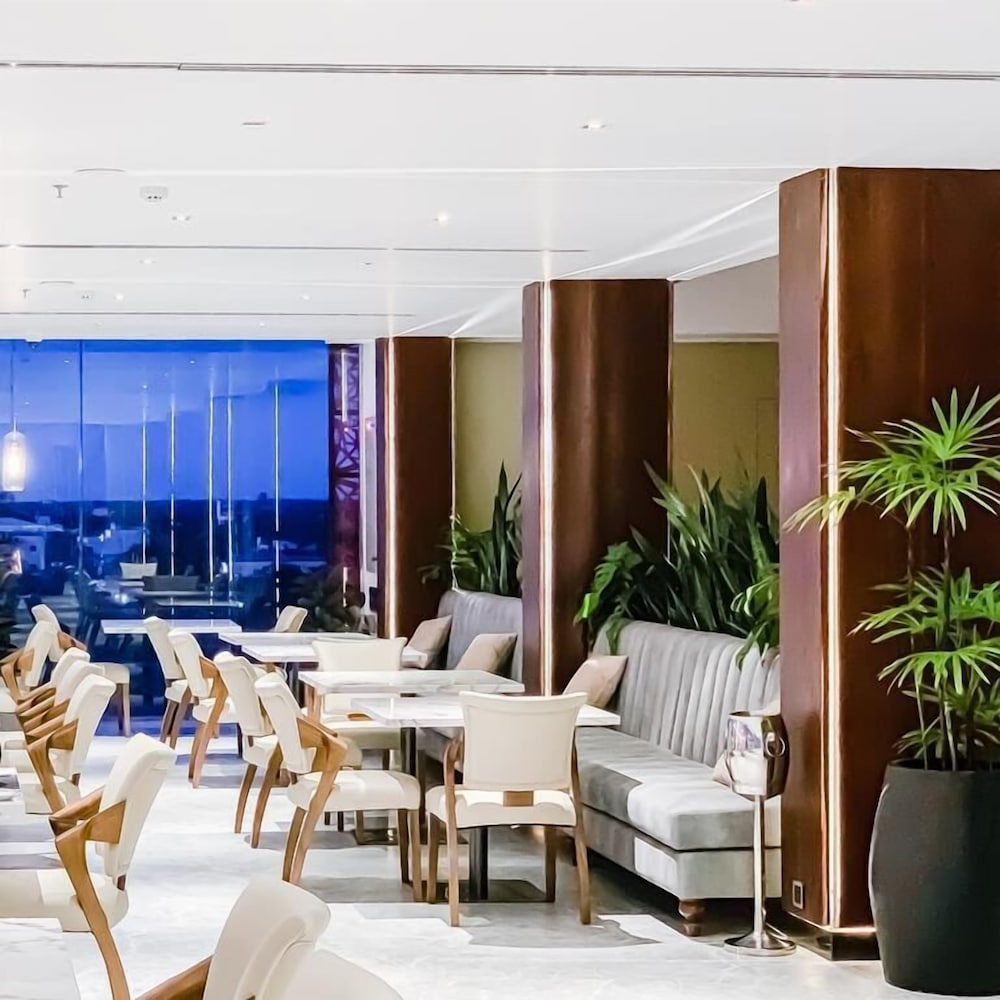 Regal Reseau Hotel & Spa 26/40