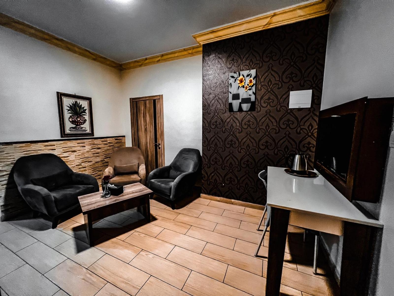 Balcony Hotel and Suites 26/49