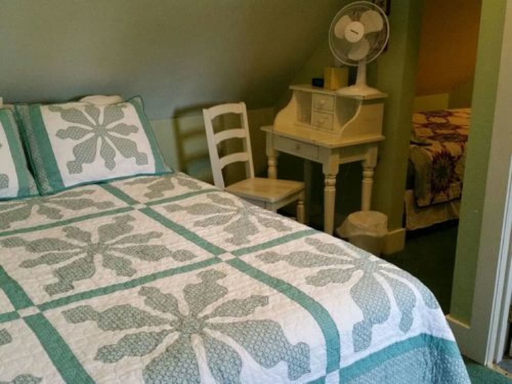 Geiger Victorian Bed and Breakfast 8/25