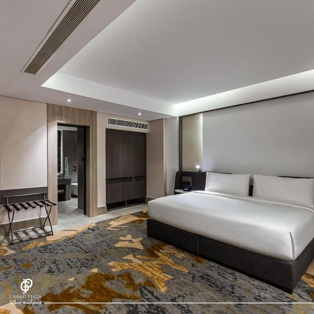 Deluxe, King Bed