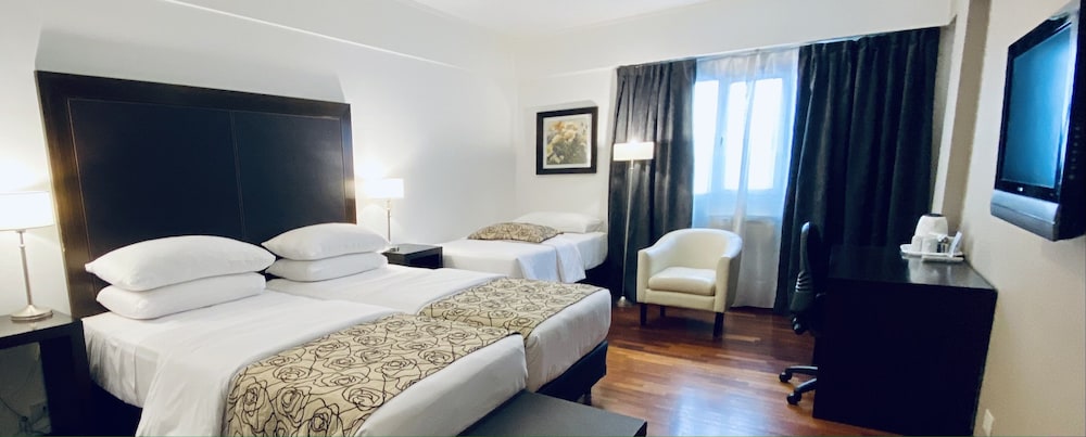HOTEL TOLOSA 23/75