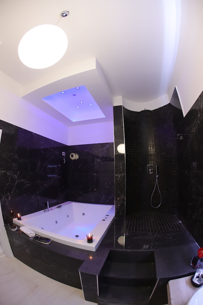 Mecla Suites 19/19