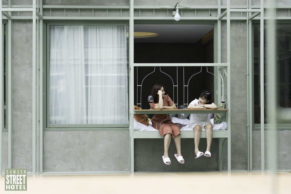 Samsen Street Hotel 39/44