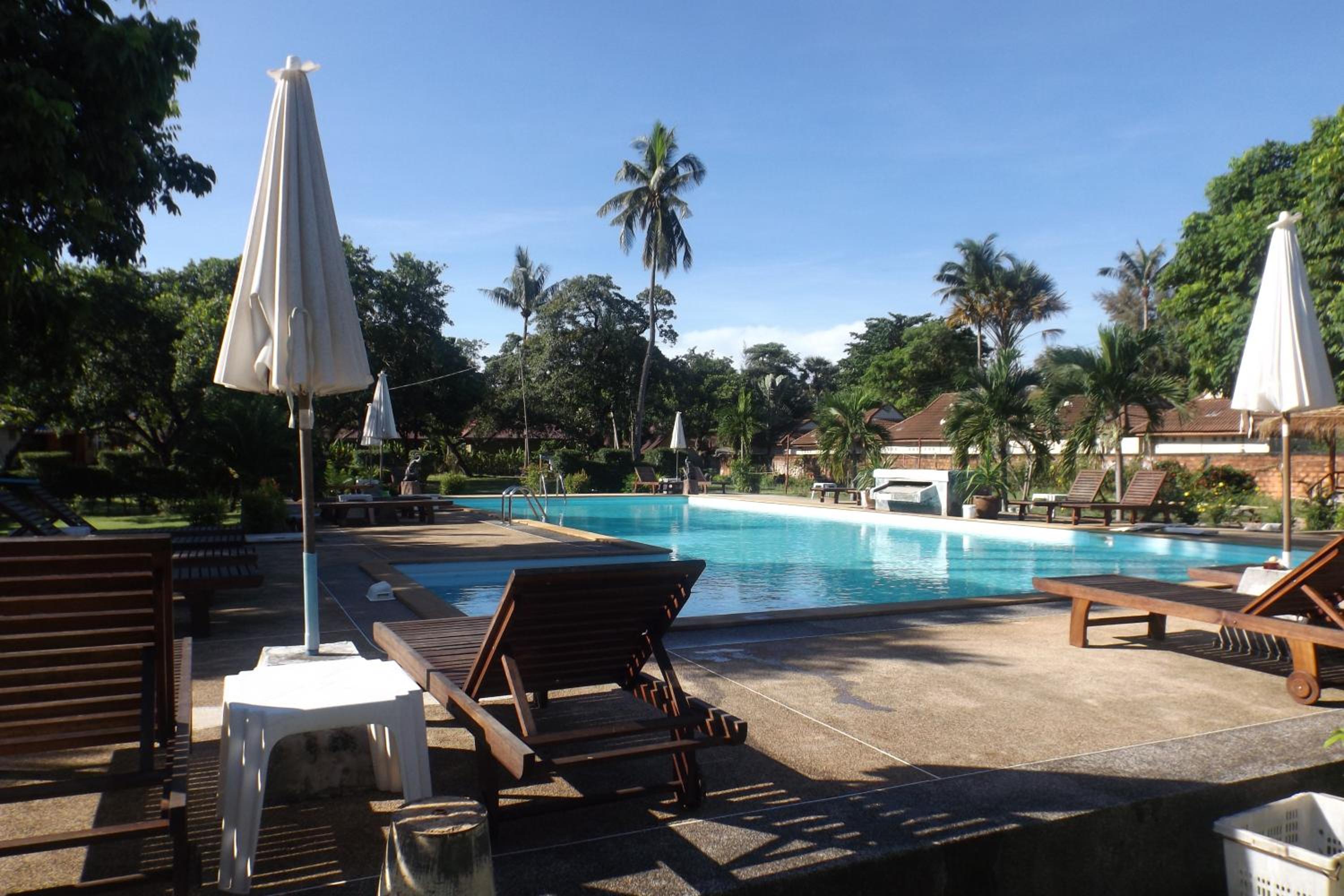 Lanta Long Beach Hostel 43/50