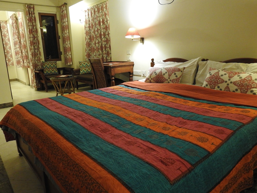Om Niwas Suite Hotel 27/67