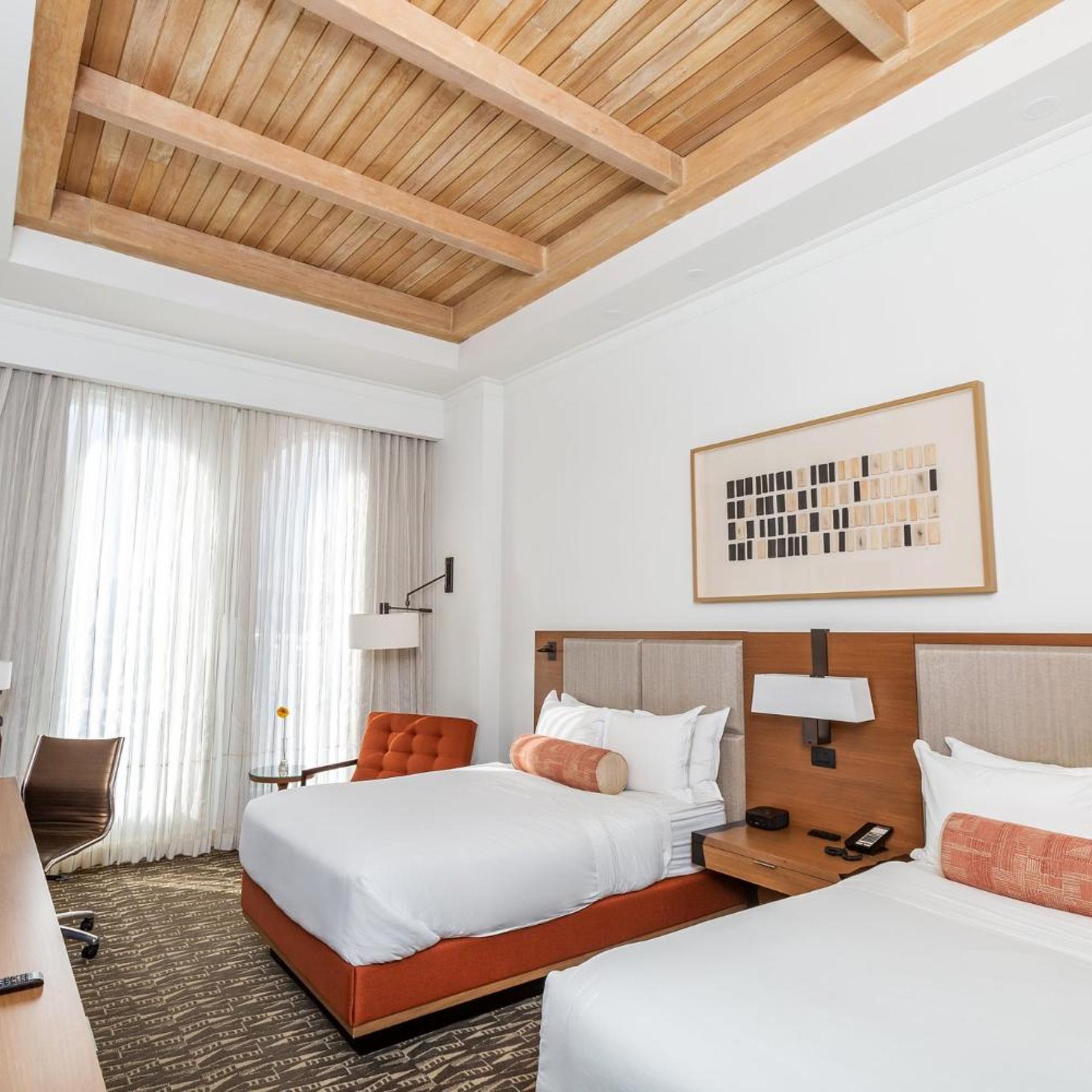 Club, 2 Double Beds
