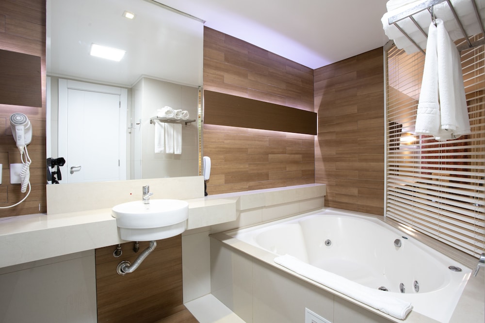 Master, Suite, 2 Queen Beds، Recanto Cataratas - Thermas, Resort e Convention 9/10