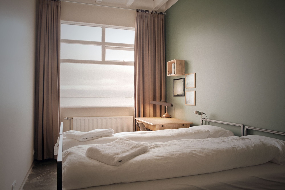 ROOM, DOUBLE BED, SHARED BATHROOM