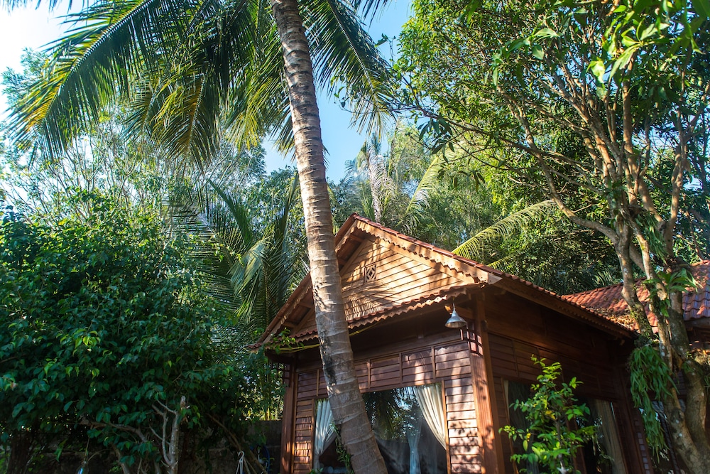 Cosy Bungalow Phu Quoc 3/24
