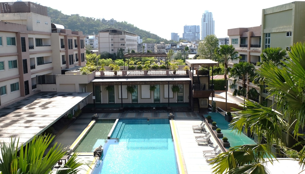 Jasmine Resort Hotel Serviced Apartment 48/50