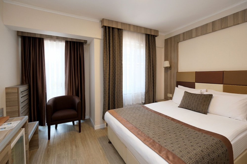 Pera Arya Hotel 24/71