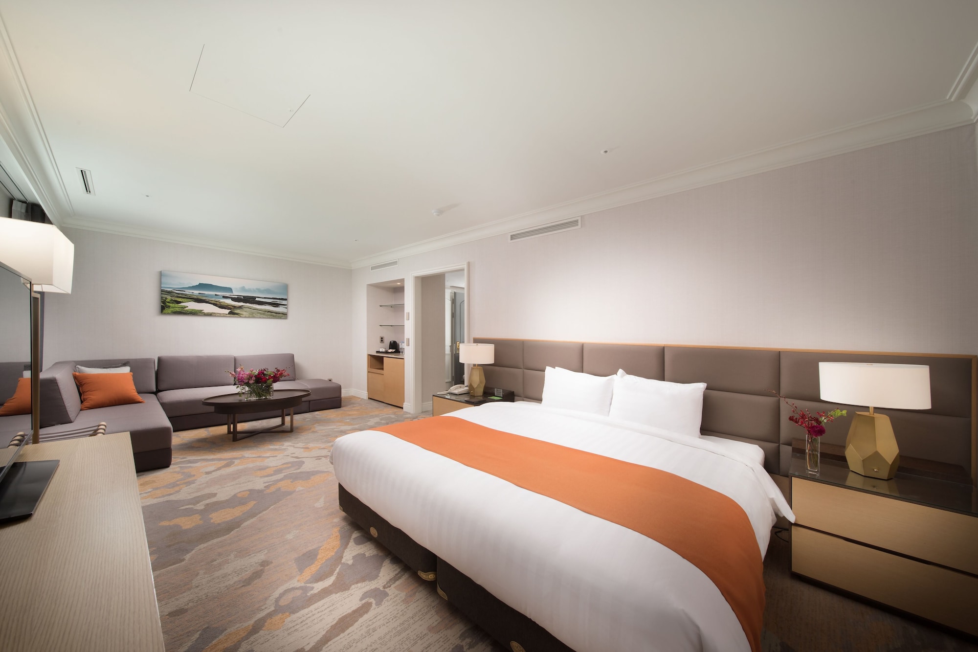 VIP, SUITE, KING BED