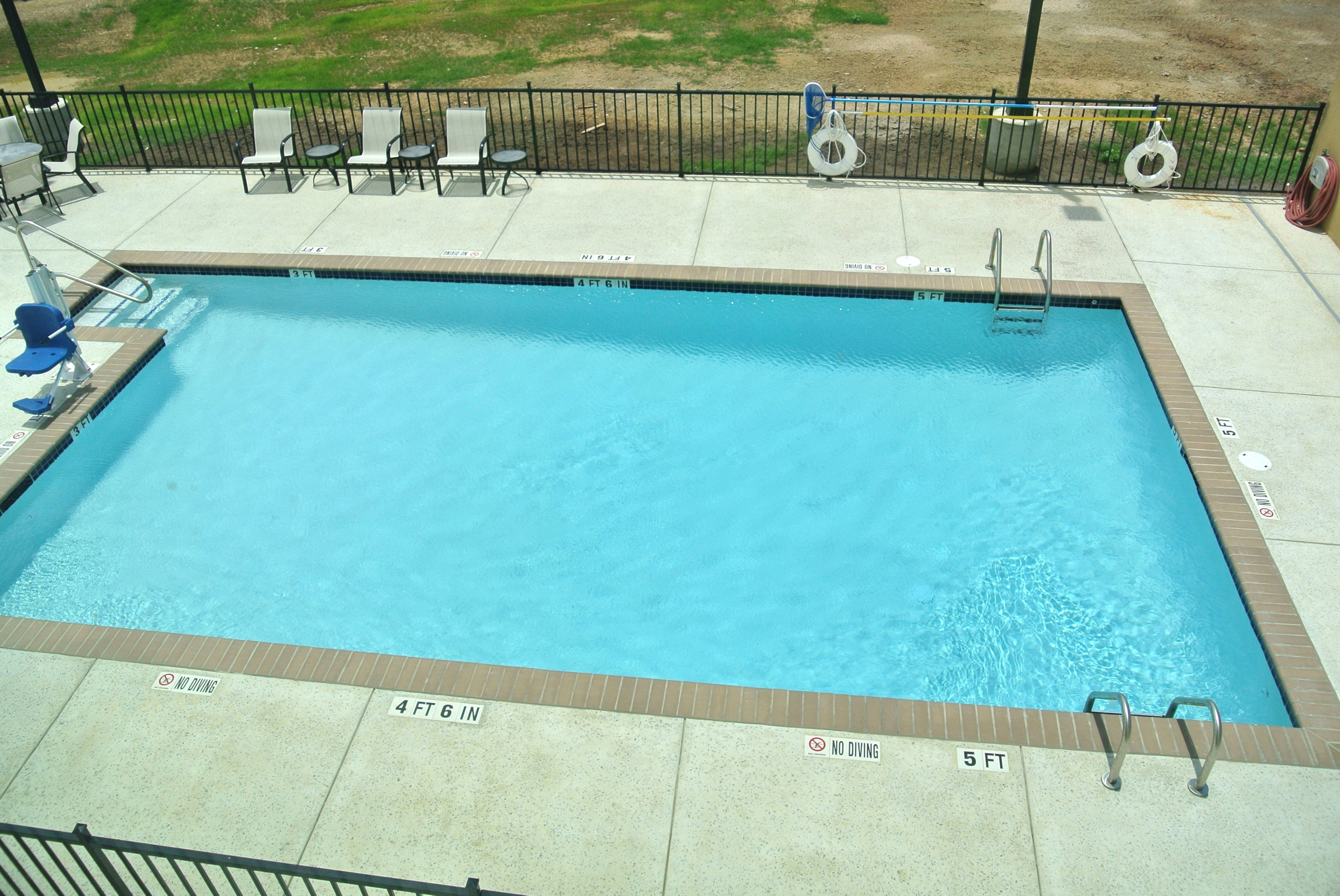 Hampton Inn Carrizo Springs 22/47