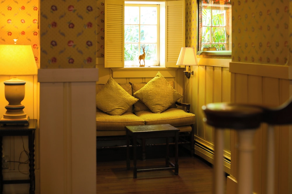 Petite Auberge 42/53
