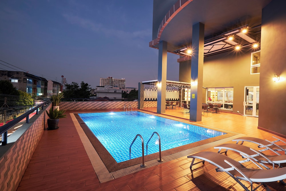 NJOY Prestige Grand Hotel Don Mueang 43/70