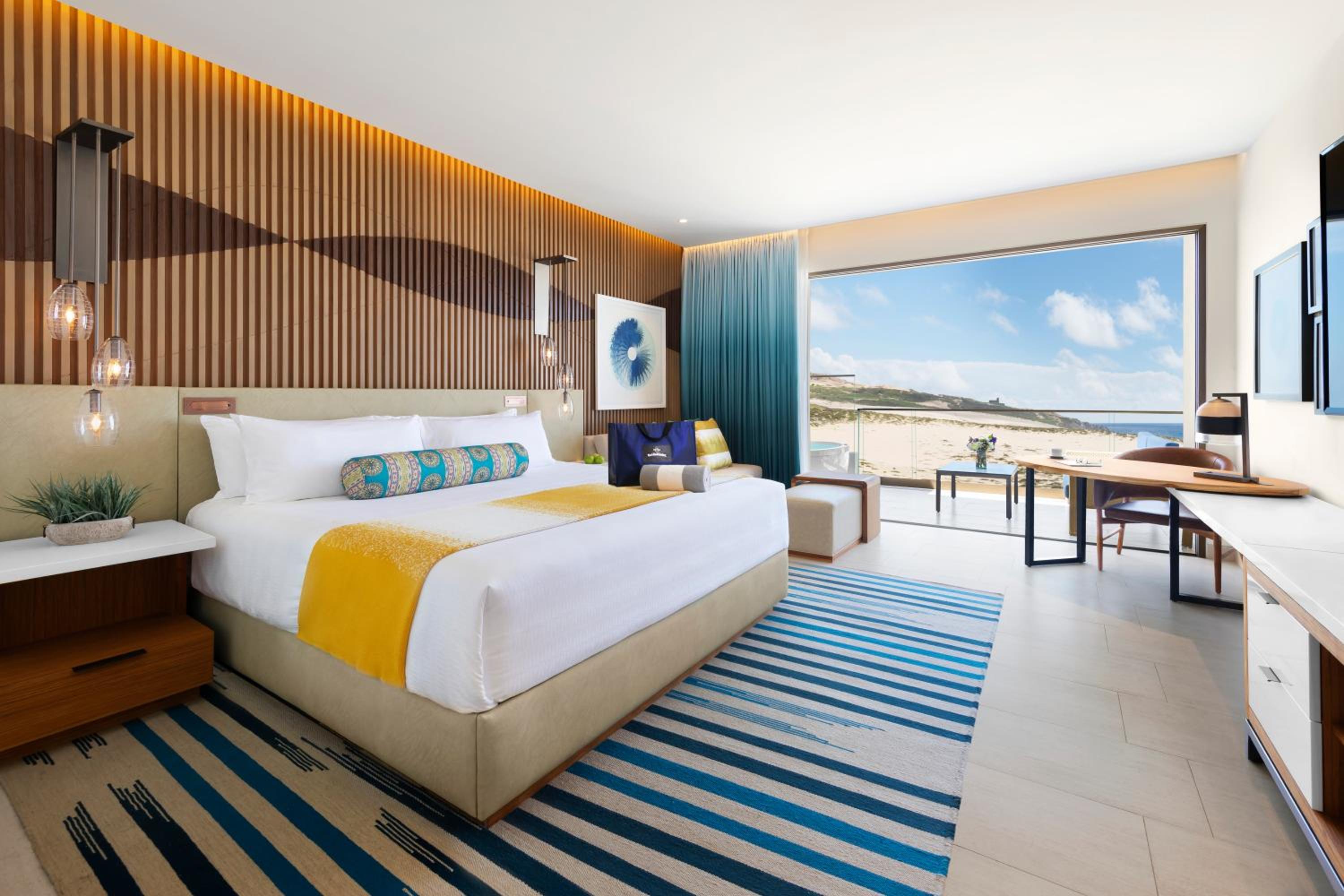 Swim Up, Platinum, Deluxe, King Bed
