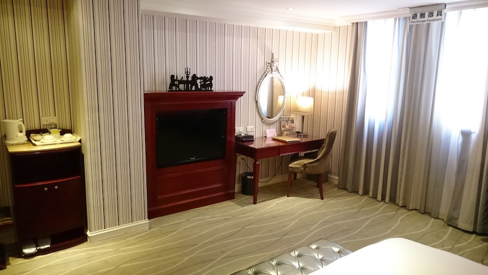 MRT Hotel 28/59