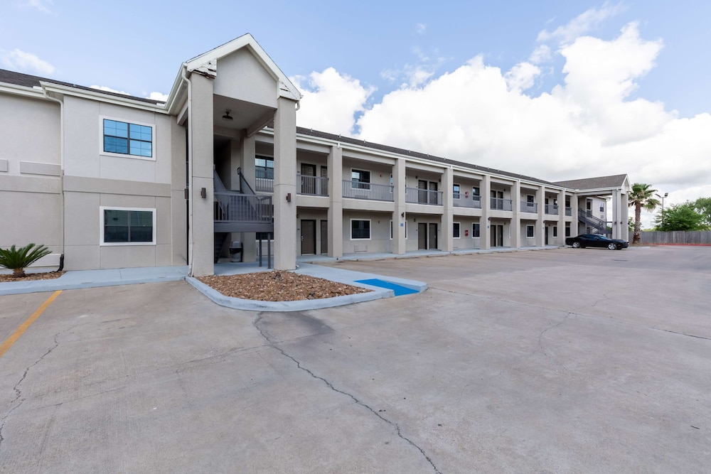 Studio6 Bay City, TX 46/62