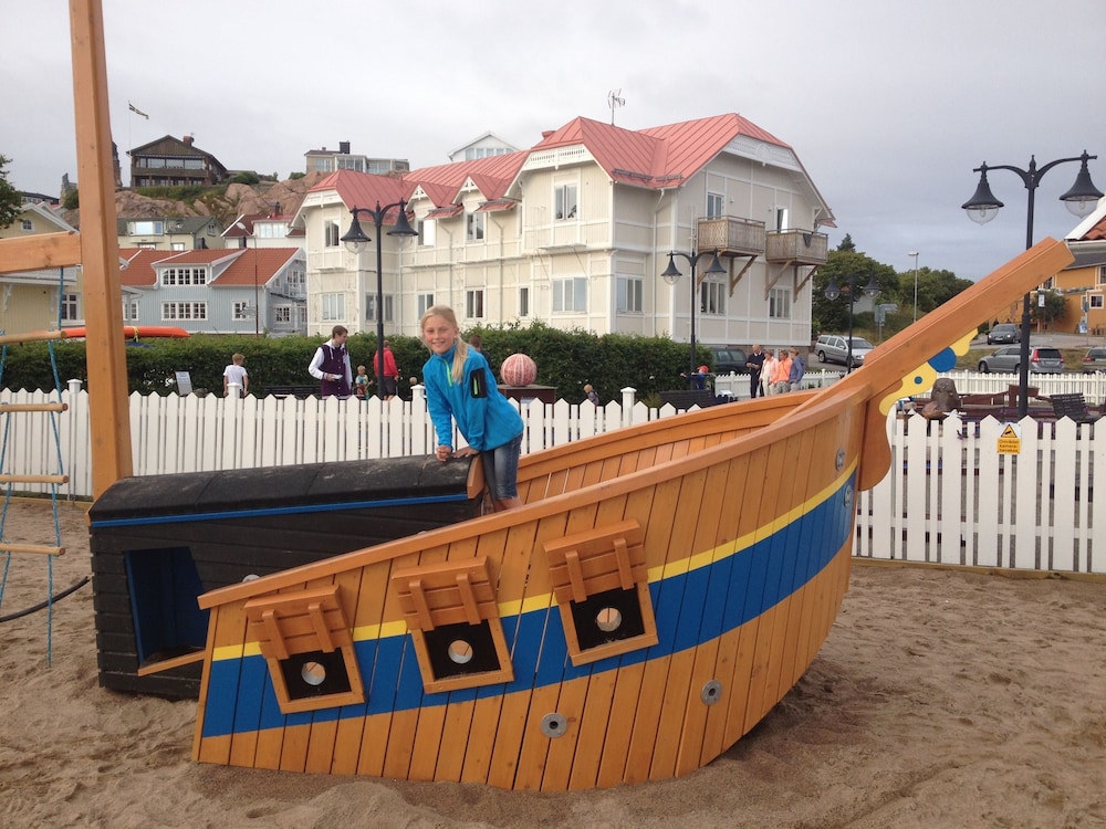 Strandvillan Hotell & Vandrarhem Lysekil 40/50