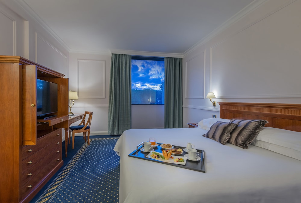 Savoy Beach Hotel 15/50