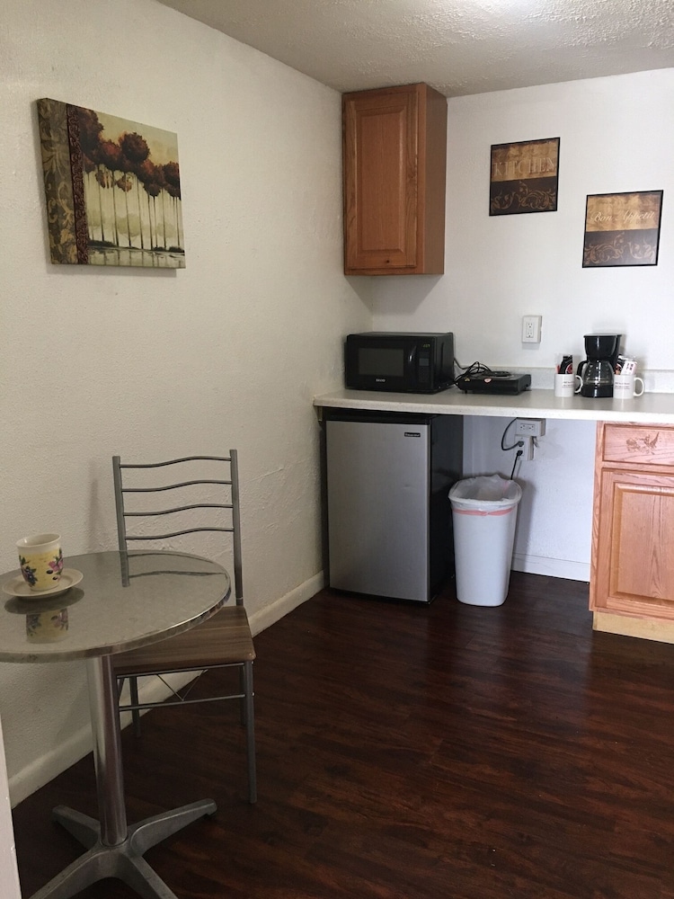 ANS Inn & Suites 33/50