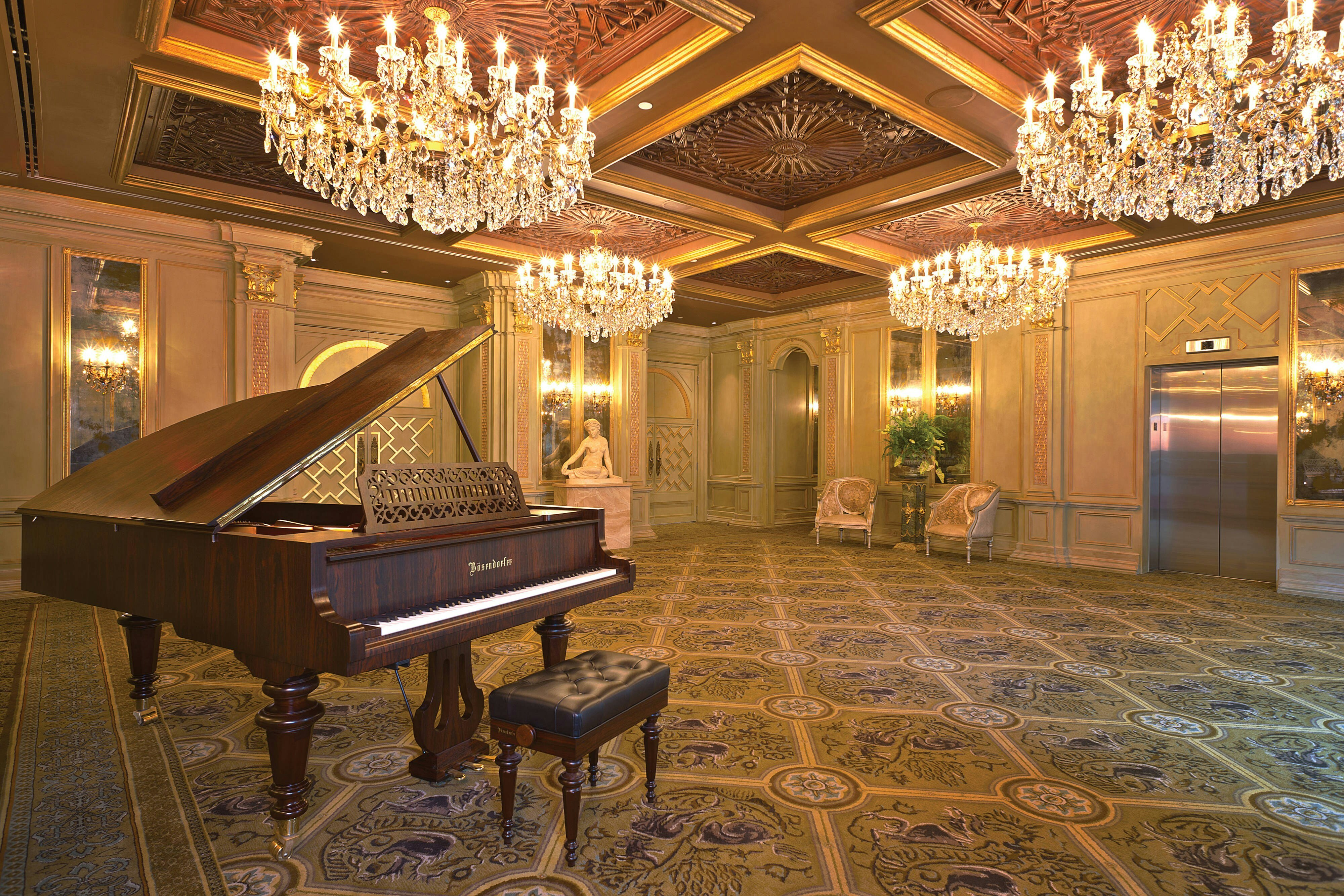 Lobby at Grand Bohemian Hotel Asheville Autograph Collection, ASHEVILLE - NC