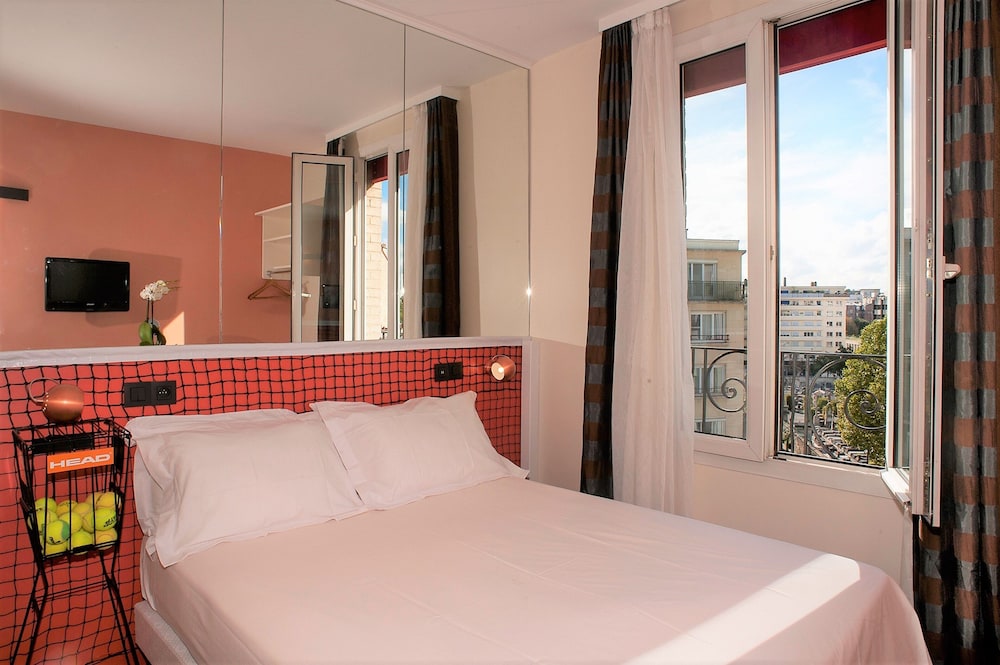 OLYMPIC HOTEL 21/51