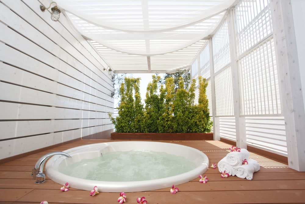 Sayan Terrace Hotel & Resort 28/48