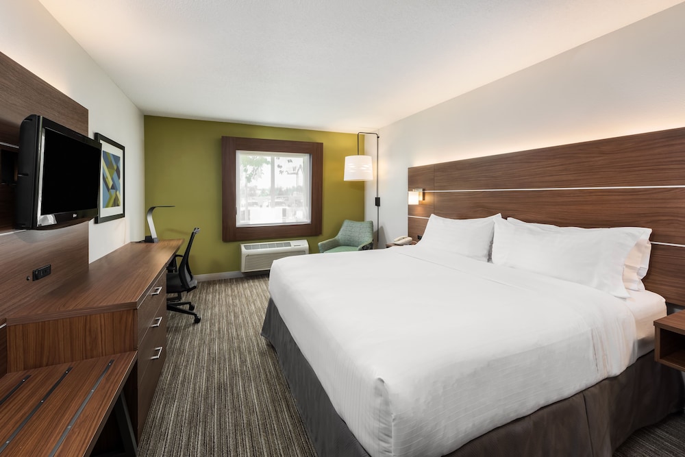 Standard, Queen Bed