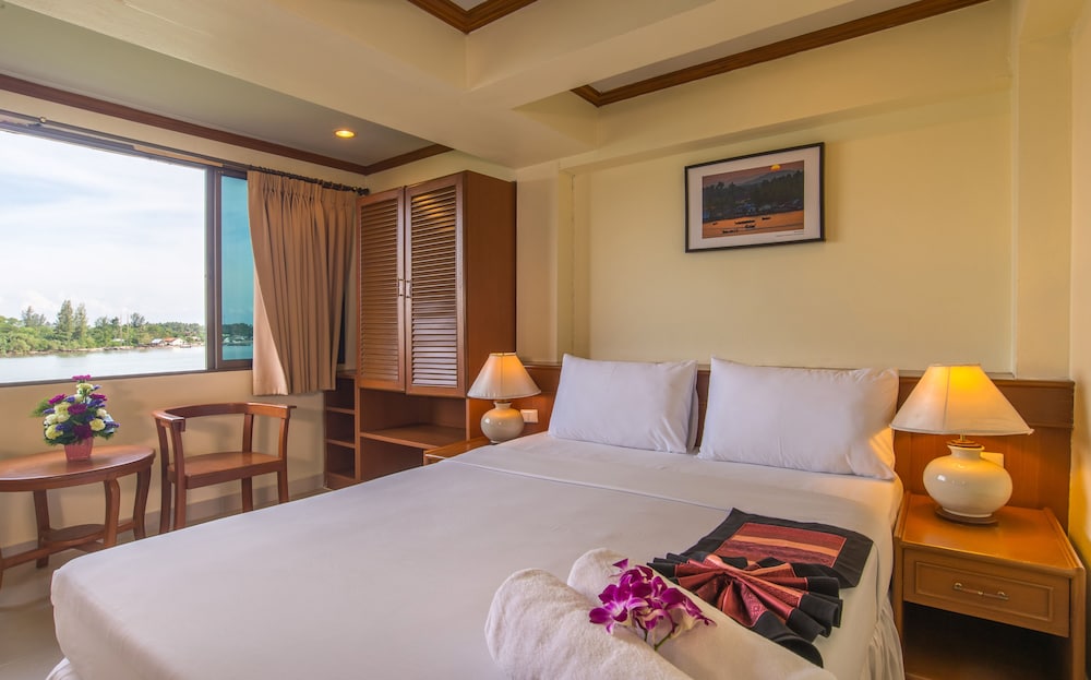 Krabi City Seaview Hotel 7/50