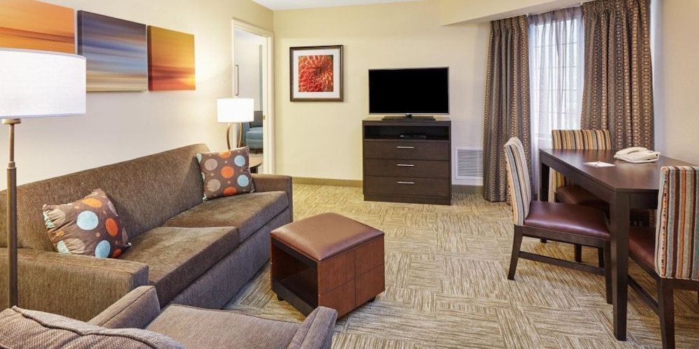Staybridge Suites Chicago Glenview 32/58