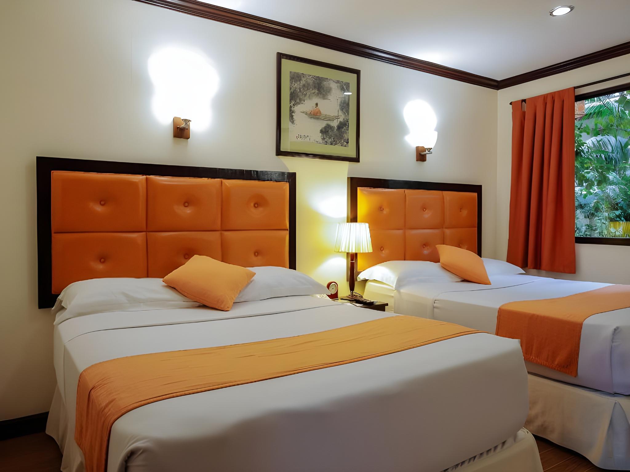 Deluxe, Twin Beds, East Wing