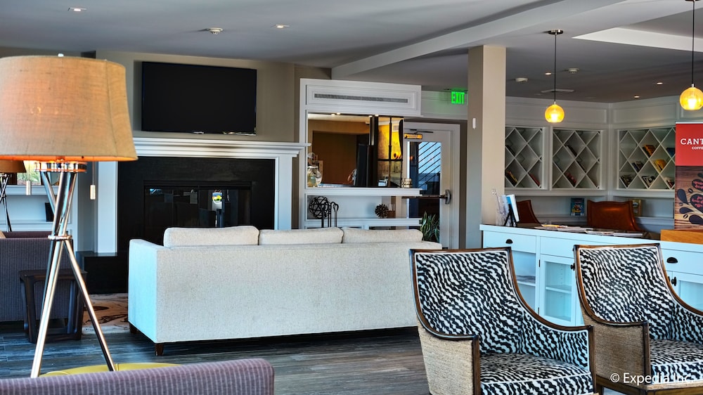 Lakehouse Hotel and Resort 5/100