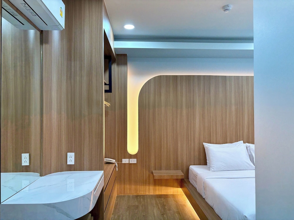 Chom Chiang Rai Hotel 6/30