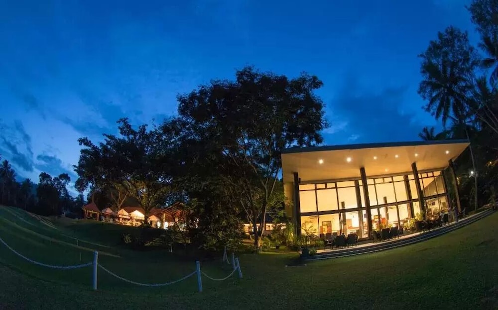 Victoria Golf and Country Resort 5/50