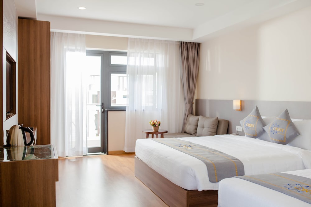 Orbit Hotel 11/50