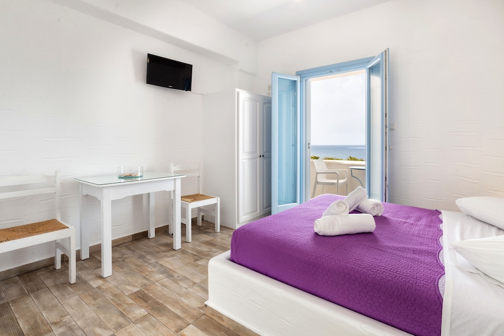 Stratos Apartments and Studios 13/45