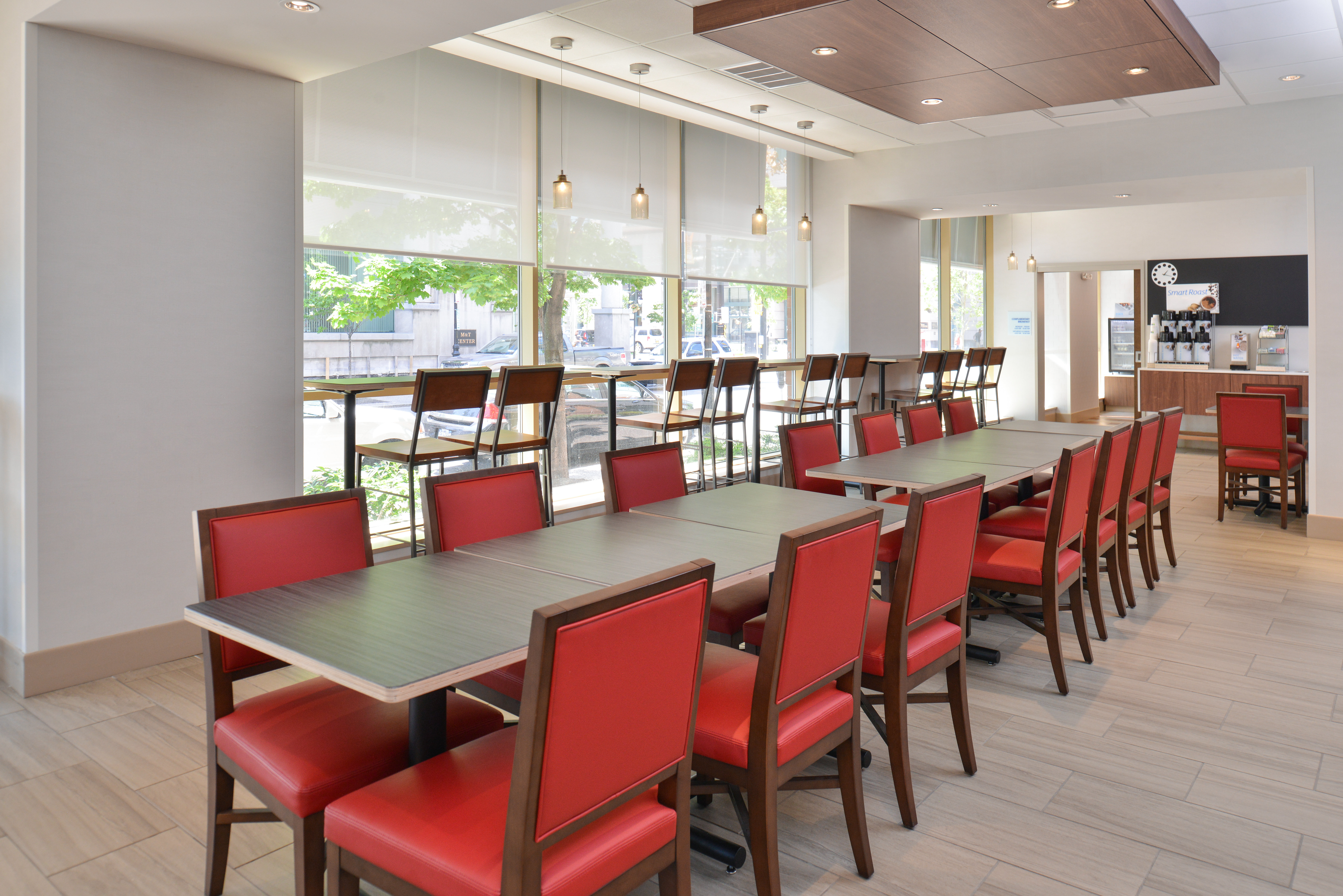 Holiday Inn Express And Suites Downtown Buffalo Ex Comfort Suites 16/20
