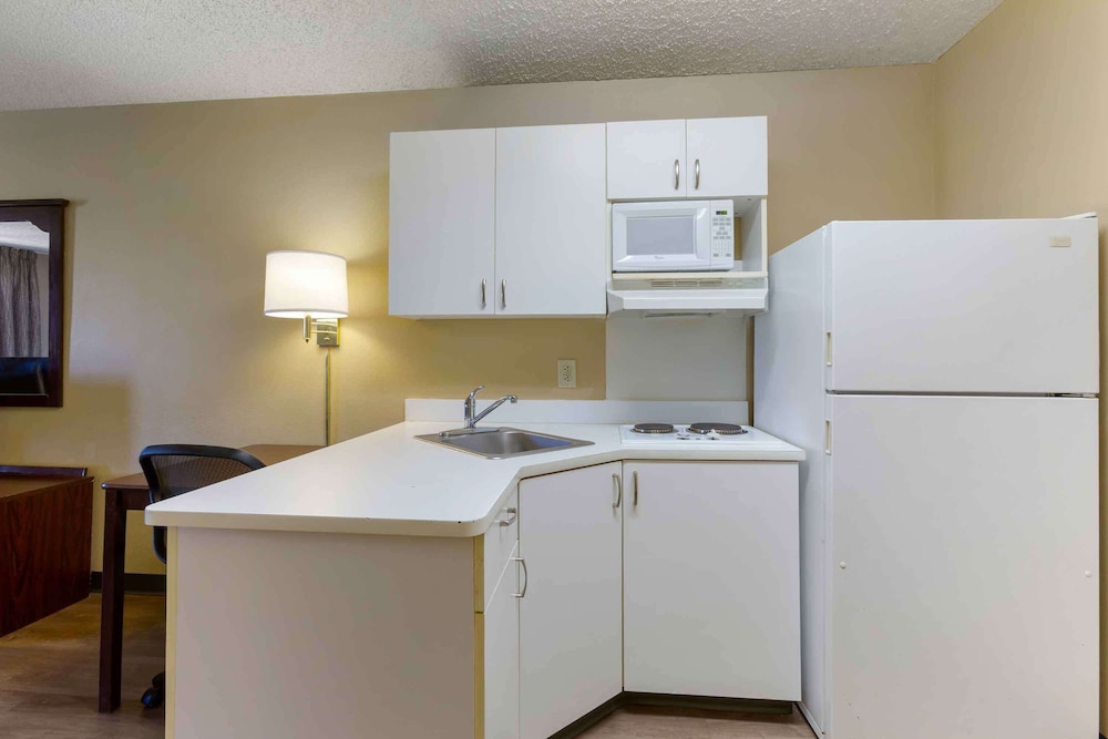 Extended Stay America Phoenix Scottsdale North 38/38