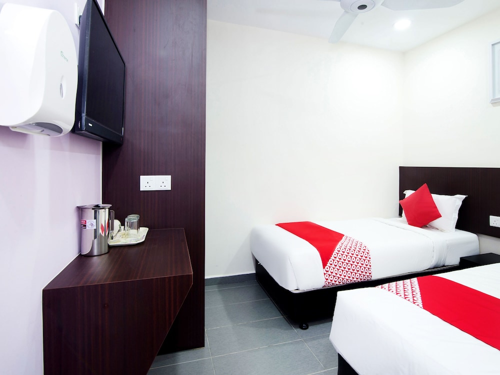 OYO 442 Marvelton Hotel 33/41