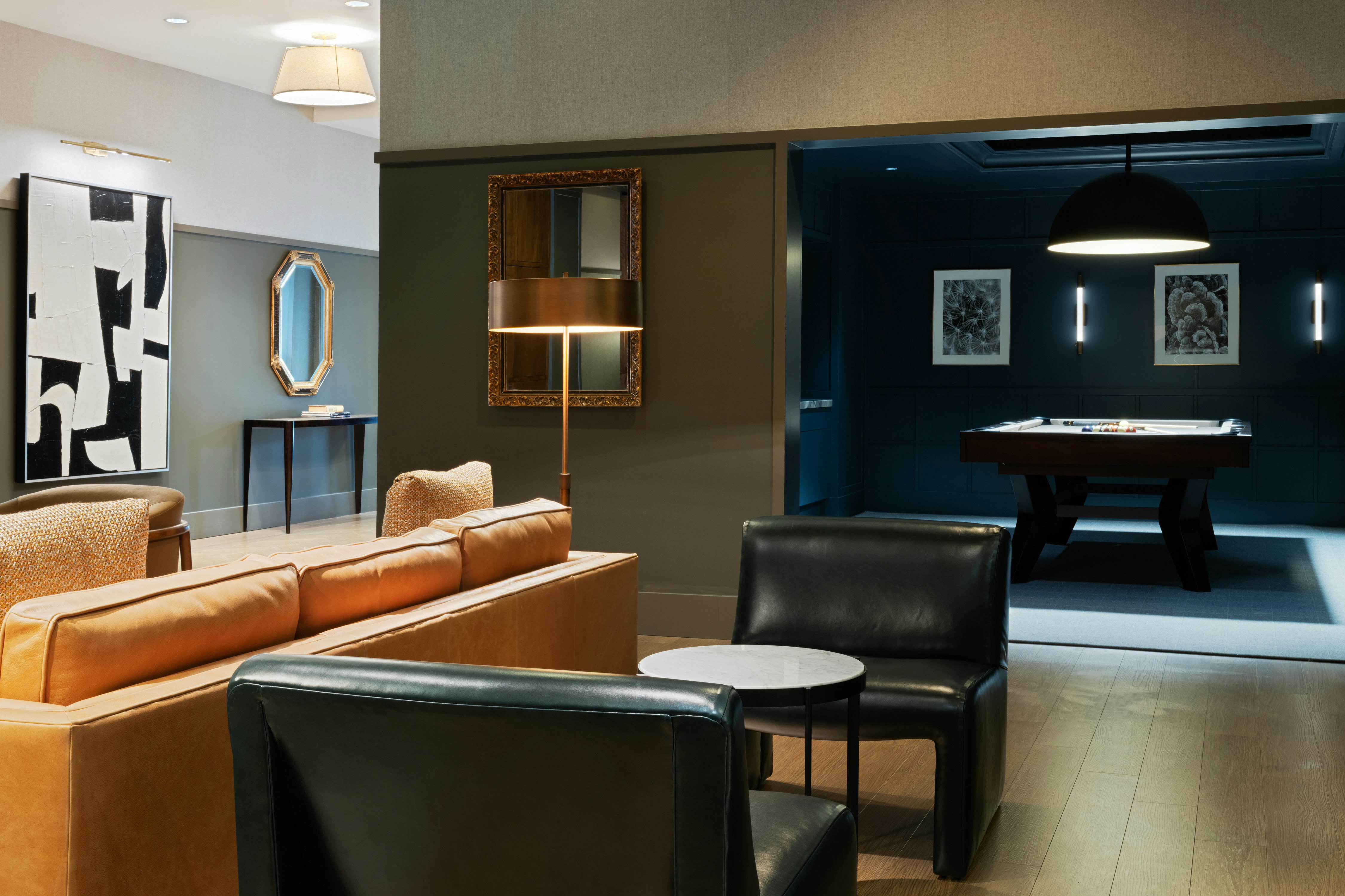 The Sam Houston Curio Collection By Hilton 33/65